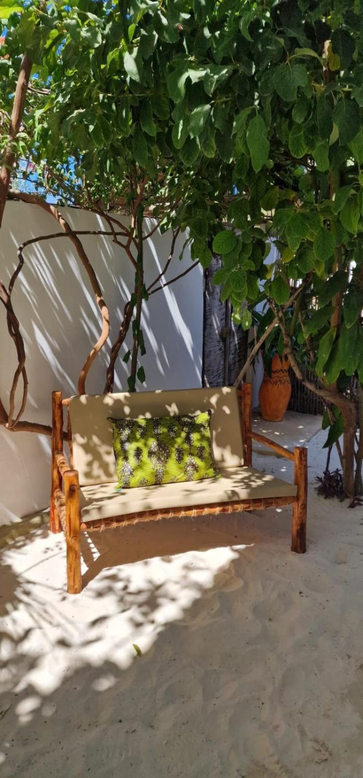 Mlango Paje House II Panzió Kültér fotó